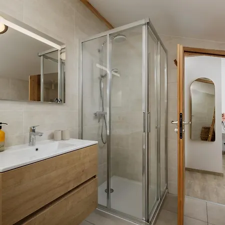 Le Faon - Morzine, Sleeps 9 * 莫尔济讷